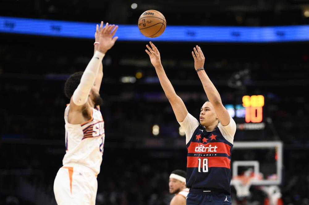 赛季中的竞 赛季中的竞