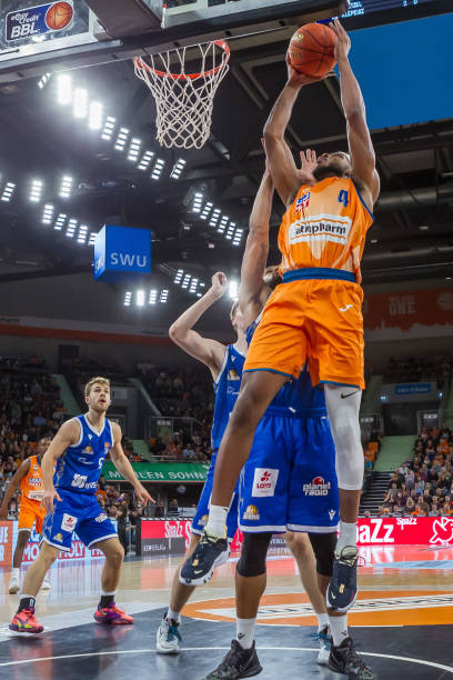 施压裁判 施压裁判