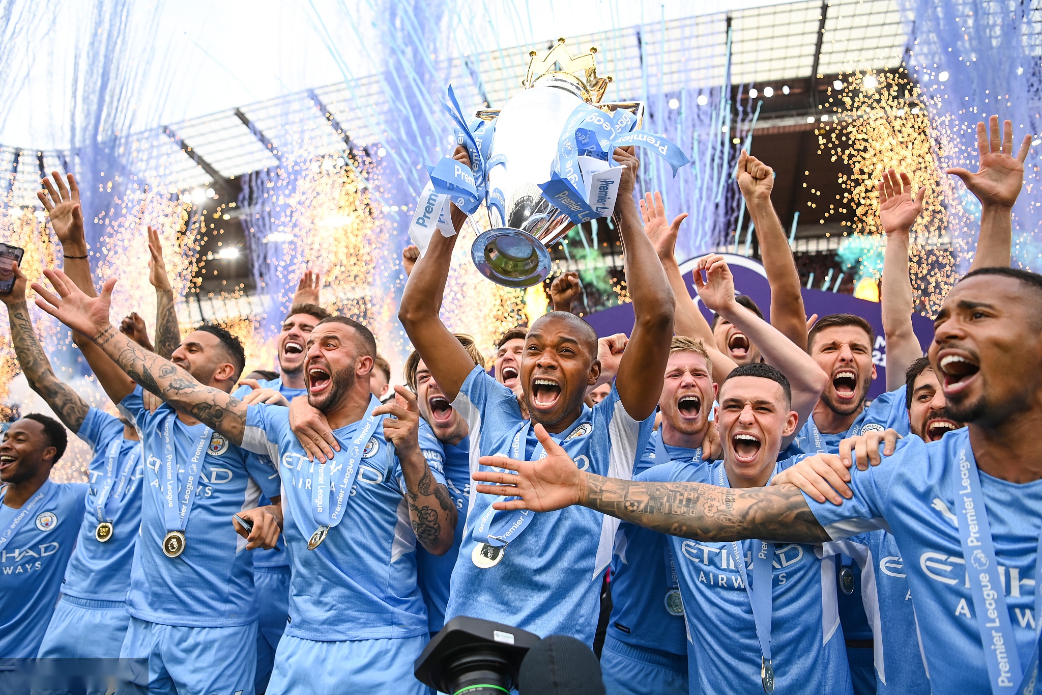 个团队共同 个团队共同